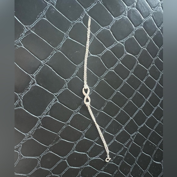 Tiffany & Co. Sterling Silver Infinity Bracelet w/ box, bag and ribbon ♾️ - Picture 7 of 8